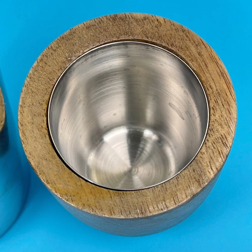 Tommy Bahama Cocktail Shaker Silver Brown Wood Stainless Steel Barware Coastal